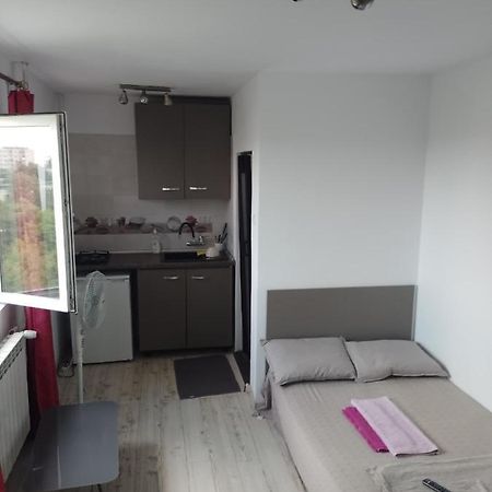Metrou 1 Decembrie 1918 Apartment Bucharest Luaran gambar